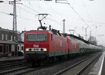 MEG 601(143 179-0) mit MEG 804(156 004-4) mit einem Zementzug in Neuwied am 31.3.2012 