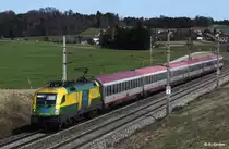 GySEV 1047 501-0 vor �BB IC 640  Paracelsius Universit�t Salzburg  von Wien nach Salzburg, Westbahn, KBS 101 Salzburg - Linz, fotografiert bei Wallersee-Zell am 30.03.2010