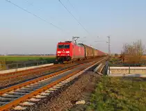 Aus Delrath/Nievenheim kommt die 185 260-7 bei Allerheiligen herangefahren.28.3.2012