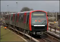 DT 5 - 

Ein neuer Zug für die Hamburger Hochbahn - gesehen am Bahnhof Barmbek.

11.04.2011 (M)