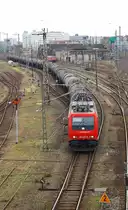 482 037-9 ,vermietet an Infra Leuna, mit Kesselzug am 10.04.2012 in Halle/S., Berliner Br�cke.