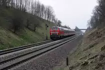 218 472-9 wird mit ihrem RE von M�nchen nach Kempten gleich den Lech �berqueren, bei Kaufering, 14.04.12