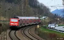 DB 111 201-0 + DB 111 210-1 mit RE 4062 M�nchen - Passau, KBS 880 N�rnberg - Passau, fotografiert bei Hausbach am 04.04.12 
