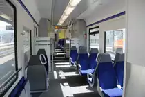 Blick in den neuen Niederflurzwischenwagen(Bombadier)des NPZ RBDe 560DO. Chur 17.04.12




 
