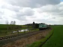 V 300 003 f�hrt am 17.04.12 durch Frankenau Richtung Kayna.