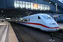 Hier 808 0039-2  Essen  als ICE832 von Berlin Ostbahnhof nach Bremen Hbf. mit 808 027-7  Ludwigslust  als ICE842 von Berlin Ostbahnhof nach K�ln Hbf., dieser Triebzug stand am 6.4.2012 in Berlin Hbf.