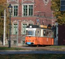 Noch ein weiteres Exemplar der Naumburger Ringbahn vor dem Depot neben der Marienschule.(29.10.2005)