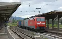 152 026-1 mit einem Containerzug am 23.07.2011 in Kreiensen