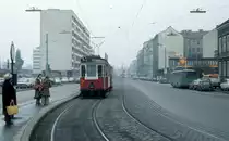 Wien Wiener Stadtwerke-Verkehrsbetriebe (WVB) SL 5 (M+m) II, Leopoldstadt, Nordbahnstraße am 3. November 1975. - Scan eines Diapositivs. Kamera: Minolta SRT-101.