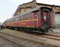 Fr�hlingsfest im Bw Berlin-Sch�neweide am 15.04.2012. Speisewagen des historischen Speisewagens (56 80 8811 054-5)des Traditionszug e. V. Berlin.