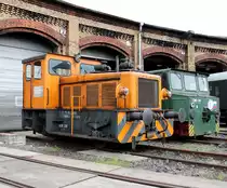Fr�hlingsfest im Bw Berlin-Sch�neweide am 15.04.2012. Die DL 2 der BEWAG, hergestellt bei Jung unter der Typenbezeichnung RK 15. Im Hintergrund der ASF 69.