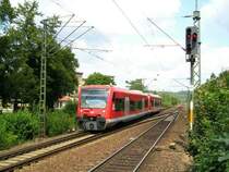 650 003 und ein Schwesterfahrzeug bei der Einfahrt in Wendlingen. Die Z�ge verkehren auf der KBS 760 als RB.
