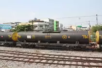 บ.ท.ค.442129 (บ.ท.ค. =B.O.T./Bogie Oil Tank Wagon) eingereiht im Zug 642 am 13.März 2012 im Bf. Lopburi.

