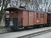 Gep�ckwagen Nr.28 vom Traditionszug,mit der Ordnungsnummer 974-482,stammt ebenfalls aus Jahr 1911.Am 30.M�rz 2012 fotografierte ich den abgestellten Wagen in Putbus.