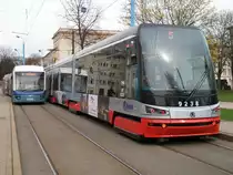 Die CVAG Fahrzeuge 603 + 638 an der Haltestelle Annenstra�e am 19.04.2012 in Chemnitz