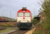 Die Class 66 DE6312  Alix  von Crossrail steht mit Licht an in Aachen-West auf dem abstellgleis am 18.4.2012.