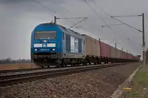 253 014 der PRESS rollt mit einem G�terzug von Riesa kommend am 15.04.2012 in Richtung Oschatz.(bei Bornitz)