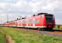 Vertan???? Was macht denn bittesch�n die RE 8 nach Koblenz am 20.4.2012 bei Allerheiligen auf der Kbs 495.....die geh�rt doch eigentlich auf die Kbs 465.....gut vor einigen Tagen endete die auch schonmal in Rheydt anstatt sie bis nach M�nchengladbach Hbf durchfuhr.....dieser  Irrl�ufer  wurde vom 425 101-3 angef�hrt.