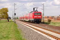 Ach ja bevor sie an diesem Tag wieder von Krefeld nach Rheine fuhr, kam sie erst einmal aus dieser Richtung die 112 157.....am 20.4.2012