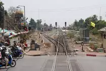 Nördliche Einfahrtsbereich der Lopburi Station, Blickrichtung Bangkok, am 13.März 2012.