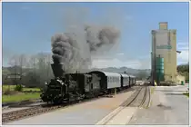 671 der GKB bei der Rückfahrt von Wies nach Graz als Spz 8524 bei der Ausfahrt aus Preding. An dieser Stelle ein herzliches Danke an die Lokmannschaft für die herrlichen Rauchfahnen an meinen Fotostellen, bzw dafür, dass es bei der Burg so gut wie ohne Rauch gegangen ist.
