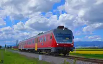 S� 813-122 f�hrt durch Cirkovce Richtung Ptuj. / 24.4.2012