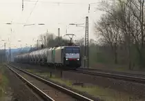 CFL Cargo ES 64 F4-037 und E 186 246 als Wagenlok, mit Kesselwagen Richtung Gro�korbetha, am 14.04.2012 in Naumburg (Saale).