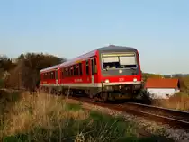 928-572 f�hrt auf der Innkreisbahn als REX5994 Richtung Simbach/Inn; 120427