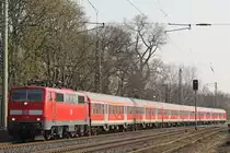 111 111 fuhr am 27.3.12 mit einem umgeleiteten RB 35 Verst�rker durch Ratingen-Lintorf.
