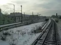 13.1.2009 Berlin-Wedding, kurz nach gleichnamigen Haltepunkt die Einfahrt in den Tunnel der zuk�nftigen S 21. Vom Zug aus fotografiert.