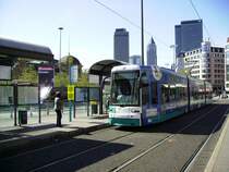 Am 23.04.2012 ist Wagen 216 der VGF als Linie 11 auf dem Weg nach Fechenheim, als er die Haltestelle Frankfurt (Main) Hauptbahnhofsvorplatz anf�hrt.