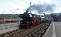 41 1144 stand am 28.04.12 mit ihrem Feengrottenexpress aus Eisenach in Saalfeld zur R�ckfahrt bereit.