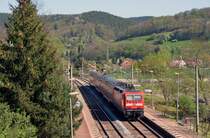 143 558 schob am 28.04.12 eine RB aus dem Haltepunkt Uhlst�dt heraus in Richtung Saalfeld.