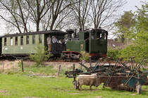 Die IK No.54 hat den Haltepunkt Altoschatz verlassen und rollt in der D�llnitzaue dem Bahnhof Oschatz-S�d entgegen. (am 29.04.2012)