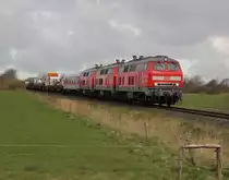 Dreifachtraktion: Die Loks 218 372-1, 218 362-2 und 218 344 ziehen einen Sylt-Shuttle Richtung Nieb�ll. Aufgneommen am 13.04.2012 bei Nieb�ll.