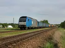 Die 2016 904 mit einem G�terzug am 11.05.2012 in T��ling.