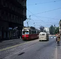 Wien Wiener Stadtwerke-Verkehrsbetriebe (WVB) SL O (E1 4816 (SGP 1974)) III, Landstraße, Fasangasse am 2. Mai 1976. - Scan eines Diapositivs. Kamera: Leica CL.
