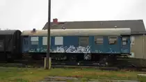 DB 60 80 99-25 640-6 Wohn- und Werkstattwagen am 02.01.2012 im Bf M�geln.