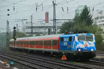 DB 111 017-1  Maxl  zieht einen Regionalzug von M�nchen Hbf nach Salzburg am 12.05.12 am Heimeranplatz.