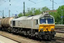 Meine erste Class 77: 247 056-5 der Euro Cargo Rail vor einem Kesselwagenzug Richtung M�nchen - Leuchtenbergring am Heimeranplatz bei gem�tlicher Vorbeifahrt. (11.05.12).