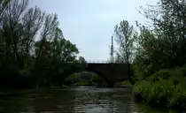 Die Saalebr�cke s�dlich von Wei�enfels am 30.04.2012 gegen 16:23 aufgenommen, aus dem langsam treibendem Boot ..... 
