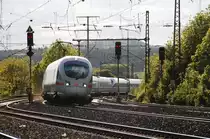 ICE -  T f�hrt in den Bahnhof Neustadt (Aisch) ein.