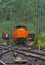 Die Lok 46 (Vossloh G 1700-2 BB) der Kreisbahn Siegen-Wittgenstein (KSW) am 11.05.2012 beim rangieren im Bahnhof Betzdorf/Sieg.