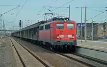 140 501 bespannte am 10.04.12 den VW-Zug von Braunschweig nach Zwickau-Mosel, als sie  mit ihrem Zug durch Bitterfeld Richtung Leipzig rollte.