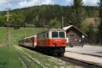 Nach fast 2-monatigen Bauarbeiten, bef�hrt die Mariazellerbahn seit 27.08. wieder die gesamte Strecke. So auch am 10.04.2012 die 1099.011 mit R 6809  B�rgeralpe  in der Halte- und Ladestelle Annaberg