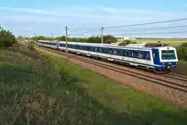 S Bahn 29755 (G�nserndorf - M�dling), am 07.05.2012 zwischen Helmahof und Deutsch Wagram.