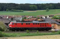 DB 233 217-9 auf Leerfahrt Richtung Regensburg, KBS 855 Hof - Regensburg, fotografiert bei Ponholz am 09.05.2012