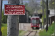 Hier nochmals der beinahe 100 j�hrige Gesetzestext an einem h�lzernen Fahrleitungsmast in Maria Himmelfahrt. (08.05.2012) minus 100Jahre plus 1 Tag.