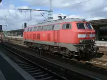 218 834 stand,am 12.Mai 2012,in Berlin Lichtenberg wenige Meter vom S-Bahnsteig.