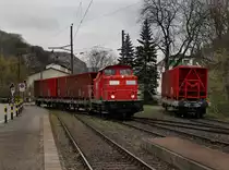 Eine V 60 Ost als Lok 20 der OeBB mit einem M�llzug am 24.04.2012 in Klus.